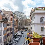 Iflat The Roman House - Spacious & Central Apt